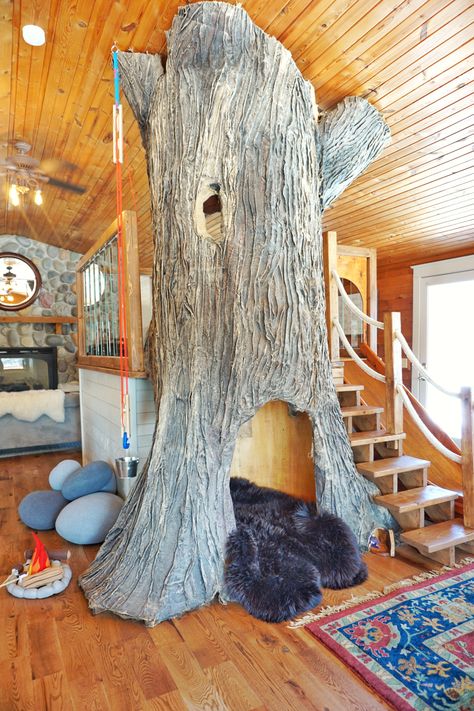 Indoor Tree House inside a log cabin. So much fun for the kids! Indoor Treehouse, Indoor Tree House, Tree House Interior, Treehouse Living, Tree House Ideas, Indoor Tree, Tree House Kids, Cool Tree Houses, Jungle Room