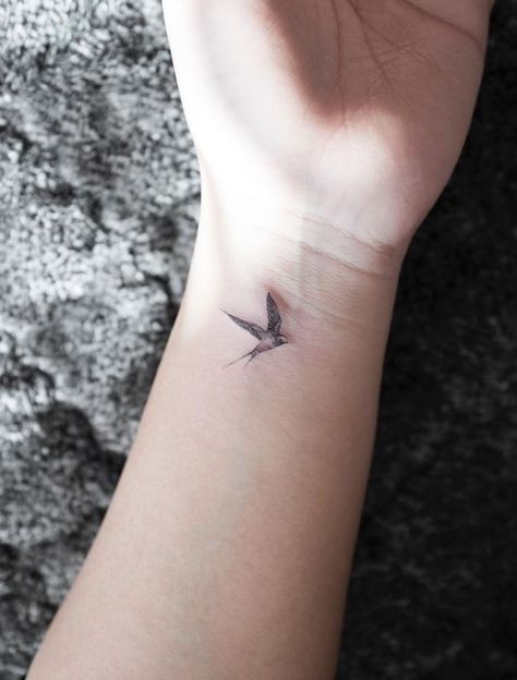 92 Lovely Tattoos by Hongdam - TheTatt Swallow Tattoo Meaning, Swallow Bird Tattoos, Tiny Bird Tattoos, Small Bird Tattoo, Swallow Tattoo, Shape Tattoo, Inspiration Tattoos, Small Girl Tattoos, Cool Small Tattoos