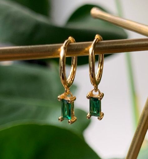 Emerald Green And Gold, Gold Huggie Hoop Earrings, Gold Huggie Earrings, Earrings Emerald, Green Gift, Sleeper Earrings, Jasper Earrings, Natural Stone Jewelry, Green Gifts