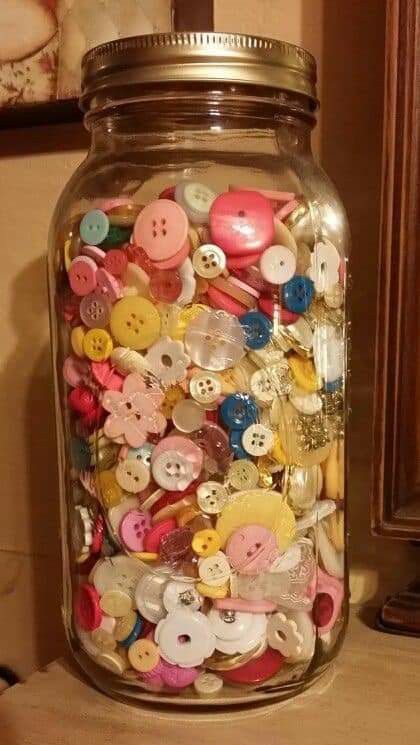 Buttons Aesthetic, Button Jar, Buttons Collection, Vintage Trinkets, Cocoppa Wallpaper, Cute Buttons, Plaid Shirts, Mia 3, Button Crafts