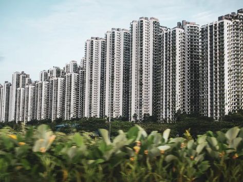 Inside Forest City, a $100 Billion 'Dream Paradise' Turned Ghost Town Forest City Malaysia, Golf Hotel, Desert Road, Eco City, Forest City, Movie Set, Johor Bahru, Luxury Estate, Ghost Town