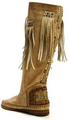 Indian Boots, Native Boots, Native Clothes, Moccasins Boots, Fringe Moccasin Boots, Indian Things, Western Stuff, Beaded Moccasins, Old Boots