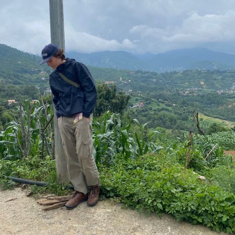 Male Hiking Outfit, Hiker Outfits Men, Granola Aesthetic Men, Hiking Fits Men, Mens Hiking Outfit, Camping Outfits Men, Boyfriend Fits, Granola Boy, Outdoorsy Man