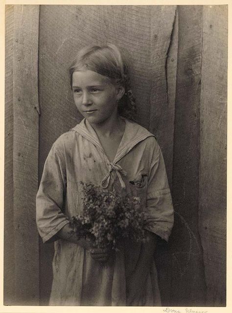 Appalachian girl in sailor-collared dress, holding bouquet of wildflowers Appalachian People, Matt Hardy, Appalachian Mountains, Girl Standing, Arte Popular, Black And White Pictures, White Photo, Vintage Pictures, Vintage Photographs