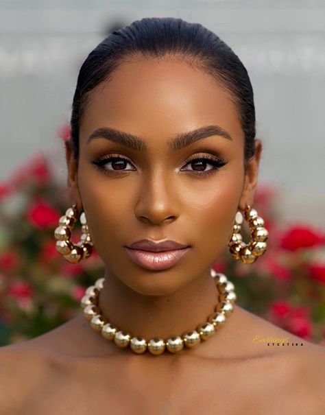 Gorgeous chunky hoops that make a statement! Material :Acrylic  Necklace sold separately  *MODEL PAIRED THIS WITH OUR PEARL NECKLACE* Black Bride Natural Makeup, 90s Makeup Black Women, Flawless Face Makeup, Budget Makeup, Rustic Beach Wedding, Afro Braids, Glam Wedding Makeup, Make Up Ideas, Acrylic Necklace