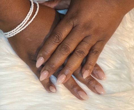 Ombre Acrylic Nails Short Round, Clear Acrylic Nails Almond Short, Natural Looking Acrylic Nails Short Round, Ballerina Nail Shape Short, Round Ombre Acrylic Nails, Short Round Acrylic Nails, Short Rounded Acrylic Nails, Bed Of Nails, Rounded Acrylic Nails