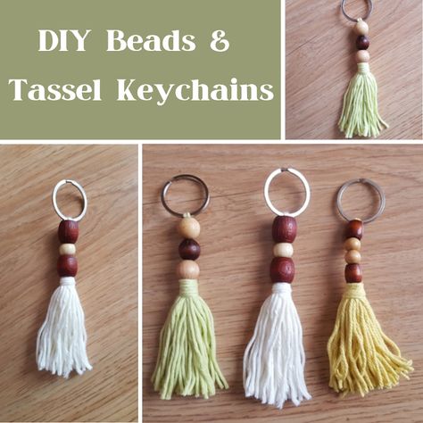 Diy Wooden Bead Tassel Keychain, Diy Tassel Bag Charm, Wooden Bead Keychain Ideas, Wood Bead Keychain Diy, Handmade Keychains Diy Gift Ideas, How To Make Beaded Keychains, Diy Keychains To Sell, Wooden Bead Crafts, Cute Keychain Ideas