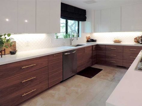 Voxtorp Ikea, Modern Ikea Kitchens, Modern Kitchen Cabinet Design Ideas, Modern Mid Century Kitchen, Mid Century Kitchen Remodel, Kitchen Ikea, Ikea Kitchen Cabinets, Walnut Kitchen, Modern Kitchen Cabinet Design