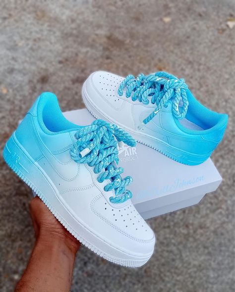 Styling Nike Sneakers Woman, Pretty Sneakers For Women, Nike Custom Shoes Air Force, Blue Sneakers Women Outfit, Baddie Shoes Sneakers, Air Forces Custom, Girly Shoes Sneakers, Custom Forces, Custom Jordan Shoes