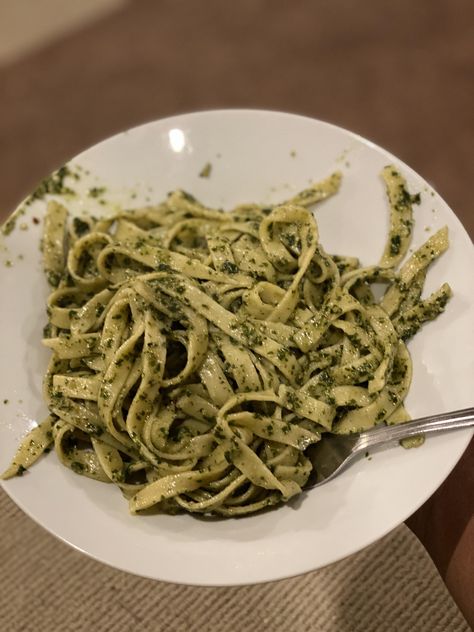 [Homemade] Pesto Pasta #food #foods Homemade Pesto Pasta, Pasta Food, Cream Photos, Homemade Pesto, Homemade Breakfast, Dessert Pictures, Dinner Wedding, Pesto Pasta, Gluten Free Cooking