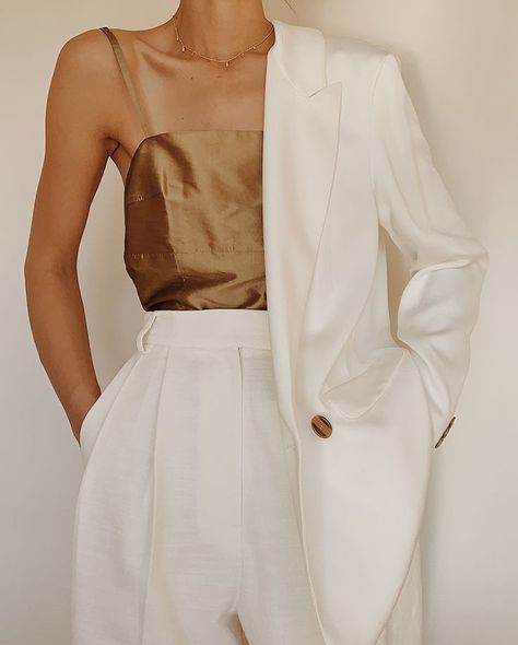 Jul 1, 2019 - IRO Caring oversized crepe blazer , French Toasts Collection Le Haut Dolorès Silk Top , Pixie Market Linen Oversized Trousers , YCL Jewels Fine Art Choker White And Gold Suits Women, Silk Aesthetic Fashion, White And Gold Outfits, Gal Outfits, Gold And White Outfit, 21 Diner, Minimalist Moda, Draw Fashion, Homecoming Ideas