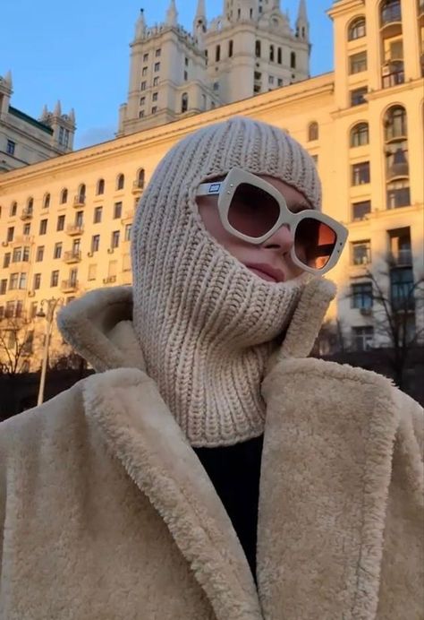 The Classy Issue Balaclava Outfit, Balaclava Knit, Knitted Balaclava, Skiing Outfit, Knitting Accessories, Ski Wear, Winter Looks, Crochet Fashion, Look Cool