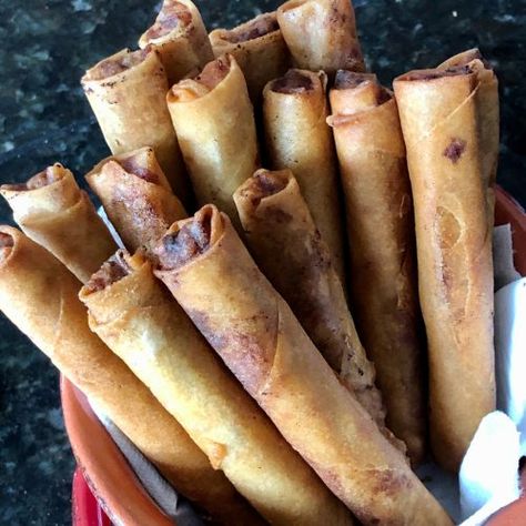 Pork Lumpia Recipe, Easy Lumpia Recipe, Pork Lumpia, Lumpia Recipe Filipino, Beef Mechado, Phillipino Food, Resep Makanan Beku, Lumpia Recipe, Easy Filipino Recipes