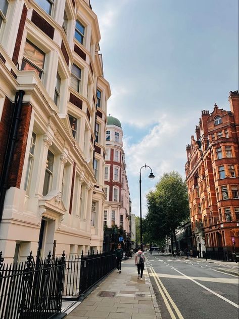 SO BEAUTIFUL Bloomsbury Aesthetic, Fitzrovia London, London Vibes, Ingredients List, Dream Lifestyle, April 22, 2024 Vision, So Beautiful, New Beginnings