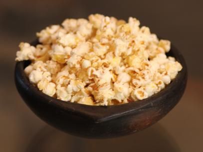 Agave Kettle Corn Recipe | Herb Mesa | Food Network Agave Recipes, Meals Planning, Kettle Corn Recipe, Game Time Snacks, Bio Food, Vegetarian Desserts, Corn Recipe, Kettle Corn, Popcorn Recipes