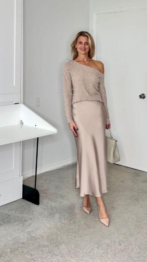 Silk Skirt Wedding Outfit, Silk Skirt Formal Outfit, Silk Satin Skirt Outfit, Long Silk Skirt Outfit Classy, Beige Silk Skirt Outfit, Greenbrier Christmas, Silk Skirt Outfit Classy, Classy Skirt Outfits, Beige Skirt Outfit