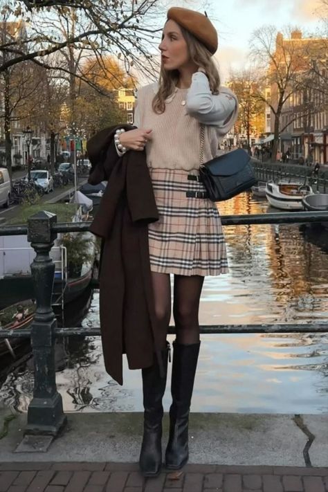 Camel Color Outfits, British Preppy, Skirt With Black Tights, British Winter, Classy Fall Outfits, Tights Outfits, Casual Office Wear, Academia Style, Sleek Dress