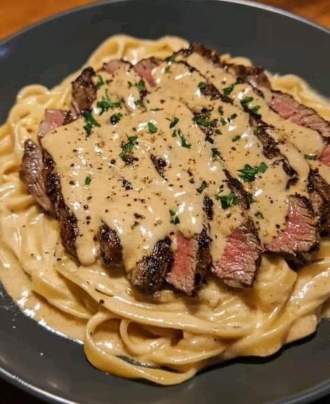 Creamy Alfredo Pasta, Cajun Steak, Steak Alfredo, Steak Ribeye, Pasta Aesthetic, Gordon Ramsay Recipe, Fettuccine Pasta, Pasta Ingredients, Healthy Food Dishes