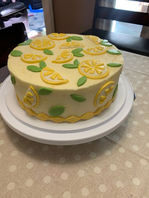 Lemon Fondant Cake, Birthday Cake With Lemon Decoration, Lemon Theme Cake Ideas, Lemon Cakes Decoration, Birthday Cake Lemon Theme, Cake With Lemon Decoration, Lemon Cake Designs Birthday, Lemon Design Cake, Citrus Cake Decoration