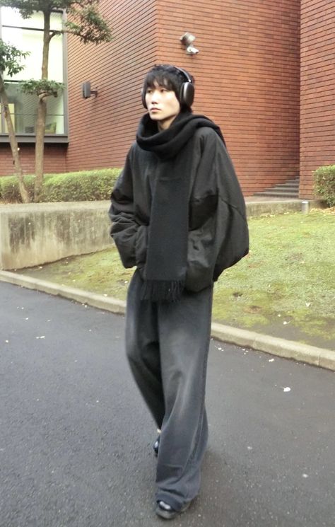 Black Scarf Outfit Men, Japanese Street Fashion Men, Korean Street Fashion Men, Streetwear Fashion Men, Asian Men Fashion, Asian Streetwear, Korean Streetwear, Street Fashion Men Streetwear, Guys Clothing Styles