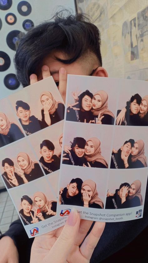 Snapshot Photobooth Couple, Photobox Idea, Photobooth Ideas Poses, Photobooth Ideas Poses Couple, Photobooth Ideas, Poses Couple, Pose Fotografi, With Boyfriend, Pose Ideas