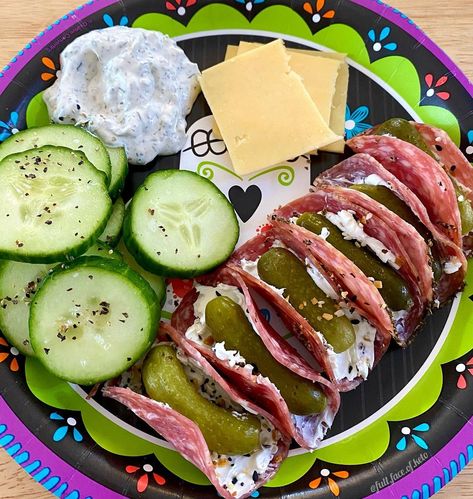 Mo on Instagram: “Quick & easy lunch today!! Salami with a little cream cheese, TJ’s everything but the bagel seasoning & a mini dill pickle. Also had some…” Healthy Lunches For Work Clean Eating, Lunch Ideas Healthy Work, Cucumbers With Cream Cheese, Pickle Plate Ideas, Healthcare Lunch Ideas, Easy Low Carb Snacks On The Go, Prediabetic Lunch Ideas, Salami Lunch Ideas, Healthy Snacks On The Go For Work