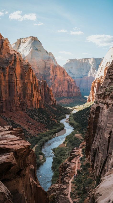 The Ultimate Zion National Park Guide: Best Itinerary & Attractions Moab National Park, Utah Zion National Park, Idaho National Parks, Travel National Parks, Travel Aesthetic Usa, Best National Parks In The Us, Grand Canyon Aesthetic, National Parks Aesthetic, National Park Aesthetic