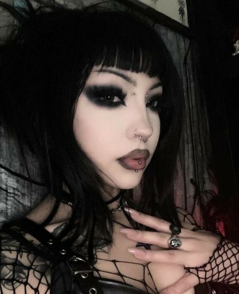 Goth Makeup Looks, Trad Goth Makeup, Goth Eye Makeup, Dark Makeup Looks, Punk Makeup, Alt Makeup, Swag Makeup, Alternative Makeup, Emo Makeup