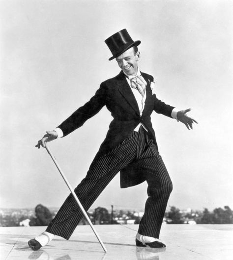 Fred Astaire ~ (1899 – 1987) Top Hat Reference, Magician Pose Reference, Magician Pose, Man In Top Hat, Top Hat Drawing, Fred Astaire Dancing, Man Dancing, Black Dancers, Cheer Poses