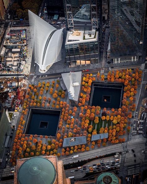 Twin Towers Memorial Pictures, Twin Towers Memorial, World Trade Center Nyc, Skyscraper Architecture, New York Photos, Twin Towers, Lower Manhattan, Memorial Park, Trade Center