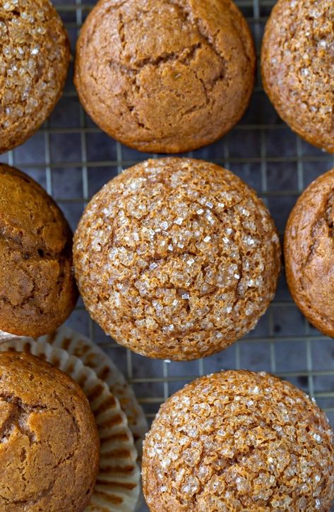 Moist gingerbread muffins are light and fluffy ginger molasses muffins that are a perfect for Christmas morning breakfast. Gingerbread Muffins Recipe, Nutella Muffin, Muffins Blueberry, Molasses Muffins, Gingerbread Muffins, Gingerbread Recipe, Mr Bean, Muffin Recipe, Food Cakes