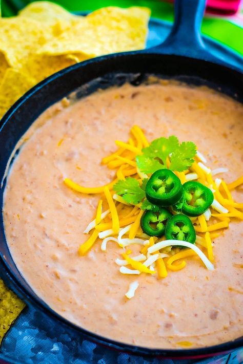 Restaurant Bean Dip, Restaurant Refried Beans, Restaurant Style Refried Beans Recipe, Mexican Refried Beans Recipe, Best Refried Beans Recipe, Restaurant Style Refried Beans, Mom Snacks, Refried Beans Recipe Easy, Mexican Beans Recipe