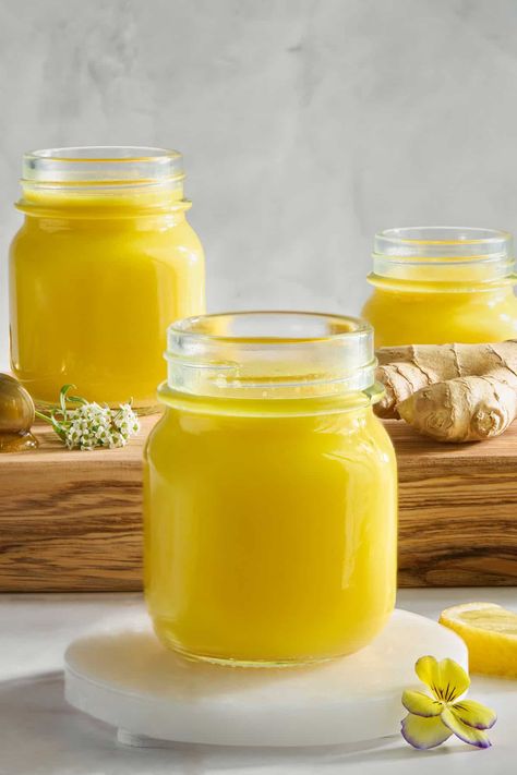 Ginger Turmeric Shots, Healthy Shots, Ginger Tumeric, Apple Cider Muffins, Immunity Shots, Ginger Shot Recipe, Juice Shots, Blender Ideas, Ginger Shots