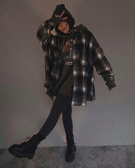 Edgy Winter Outfits Grunge, Alt Outfit Winter, Winter Outfits Grunge, Alternative Winter Outfits, Comfy Grunge Outfits, Edgy Outfits Grunge, Edgy Winter Outfits, Grunge Plus Size, Grunge Outfits Winter