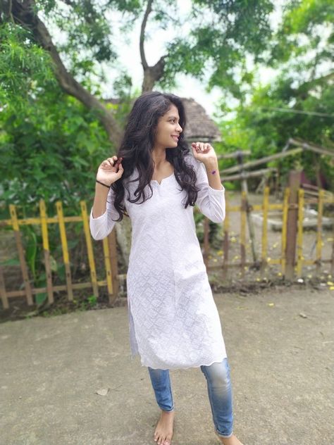 White Kurta+ Jeans 🥰 White Chicken Kurti Designs With Jeans, White Kurti Designs With Jeans, White Chicken Kurti, White Kurta With Jeans, White Kurti With Jeans, White Kurti, Black Blouse Designs, Kurti With Jeans, White Churidar