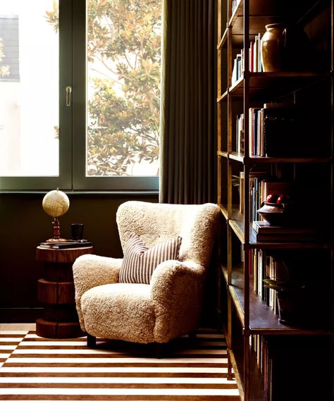 Albion Nord, Kensington Apartment, Cosy Reading Corner, Room Focal Point, English Design, Curved Sofa, Living Room Grey, Book Shelf, Cozy Space