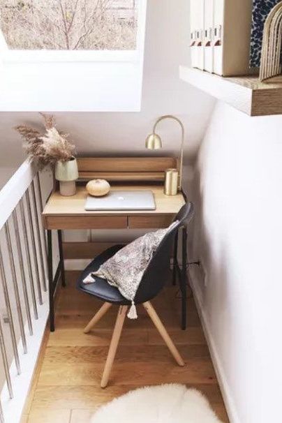 No room for an office? Check out this lovely work-from-home setup at the top of a stair landing. This adorable perch is perfect for anyone who needs a little nook to work, but doesn't require a ton of storage space. Opt for a secretary desk with a little bit of hidden storage built in. #bohohomedecor #wfhofficespace #homeofficeideas #smalldesklayout #mydomaine #neutralhomeofficeideas Small Office Ideas, Small Home Office Furniture, Small Corner Desk, Apartment Desk, Desk Nook, Tiny Desks, Tiny Office, Cool Office Space, Small Space Office