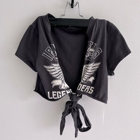 Discover innovative t-shirt revamp ideas including cut-up designs and upcycled styles perfect for refreshing your wardrobe on a budget! Reworked Tshirt Ideas, Tshirt Diy Upcycle, Upcycled Aesthetic, Diy Wrap Shirt, Upcycle T Shirts, Cut Up Tees, Cut Tshirt Diy, Cut Shirt Designs, Upcycled Tshirt