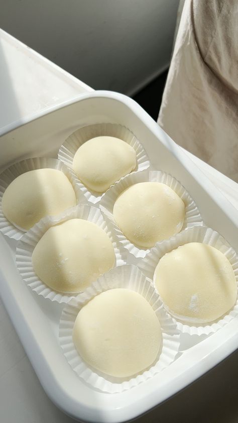 Extra Soft Mochi with Cheesecake Filling – U-Taste Cheesecake Mochi Recipe, Cream Cheese Mochi, Milk Mochi Recipes, Mochi Bagel, Custard Mochi Recipe, Cake Aesthetic Design, Cake Pictures Aesthetic, Vanilla Mochi, Mochi Aesthetic