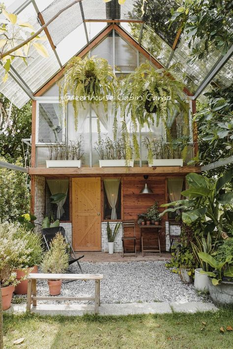 Small Prefab Cabins, Tiny House Designs, Earthship Home, Amazing Furniture, Prefab Cabins, Home Greenhouse, Backyard Greenhouse, House In Nature, Dream Cottage