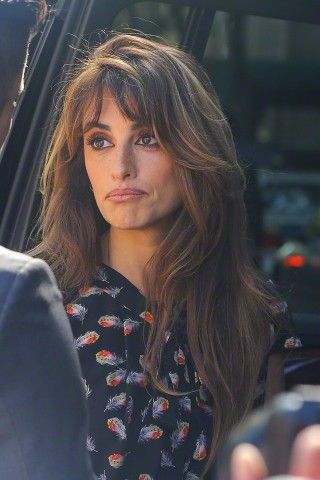 Penelope Cruz Vanilla Sky Hair, Penelope Cruz With Bangs, Penelope Cruz Hair Vicky Christina Barcelona, Penelope Cruz Highlights, Penelope Cruz Light Brown Hair, Bangs Penelope Cruz, Penelope Cruz 2022, Super Hair, Penelope Cruz