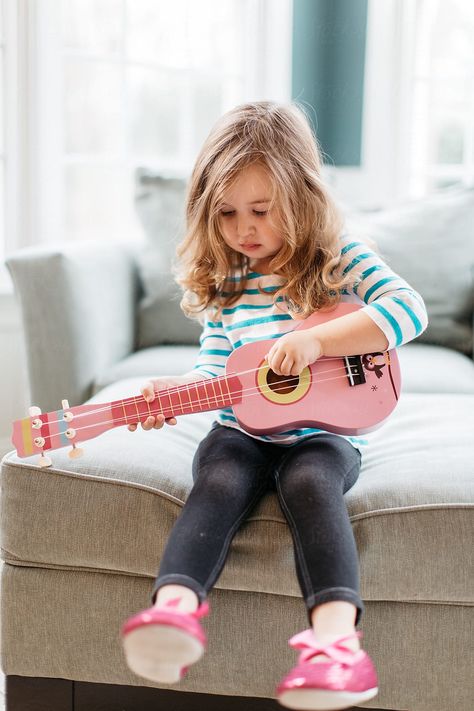 Cute young girl playing a toy guitar Ed Sheeran Cover, Memory Illustration, Toy Guitar, Guitar Kids, Toddler Play, Girls Play, Romantic Songs, Talent Show, Kids Pictures