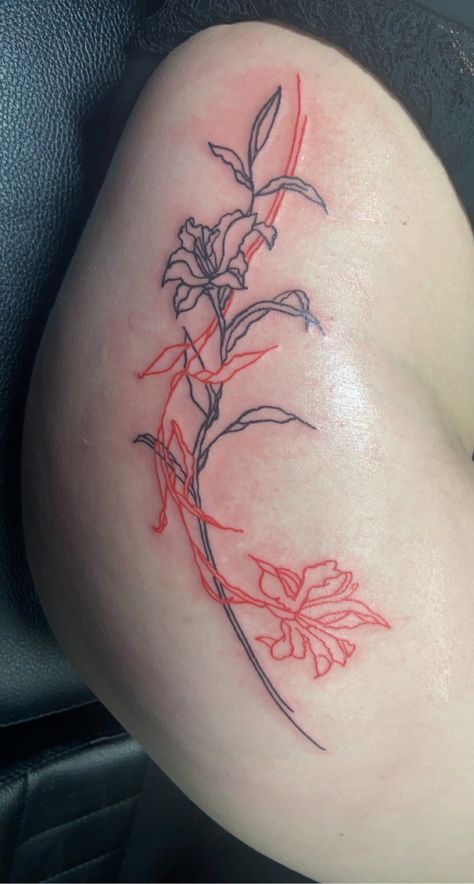 Red And Black Linework Tattoo, Red Black Line Tattoo, Line Tattoos Black Women, Black Red Flower Tattoo, Red Flower Hip Tattoo, Black Tattoo With Red Accents, Red And Black Aesthetic Tattoo, Red Animal Tattoo, Red Ink Thigh Tattoos Women