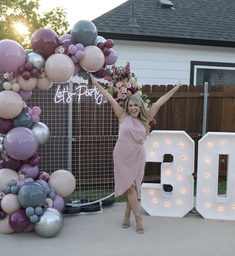 Ballon Arch 30th Birthday, 30 Fest Party, 30th Birthday Outdoor Party, 30th Birthday For Women Decorations, Bougie 30th Birthday, 30th Quincenera, Talk Thirty To Me Birthday Theme Decor, Garden Party 30th Birthday, Talk 30 To Me Birthday Party Decorations