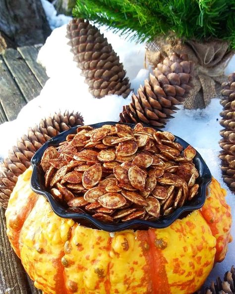 Candied Pumpkin Seeds Pumpkin Seeds Roasted, Candied Pumpkin, Pumpkin Seeds Recipe, Pumpkin Seed Recipes, Roasted Pumpkin Seeds, Recipes Appetizers And Snacks, Pumpkin Candy, Homemade Dinner, Dinner Dishes