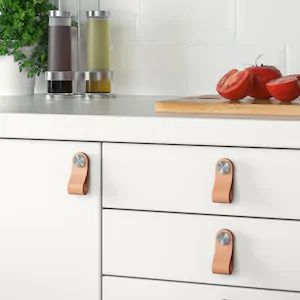 Loft Kitchen, Kitchen Knobs, Ikea Family, Kitchen Cabinet Handles, Hallway Furniture, Apartment Furniture, Knobs And Handles, Storage System, Drawer Handles