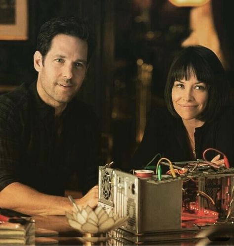 Scott Lang And Hope Van Dyne, Mcu Couples, Hope Van Dyne, Ant Man Scott Lang, Evangeline Lily, Ant Man 2015, Avengers Aesthetic, Icons Marvel, Marvel Ships