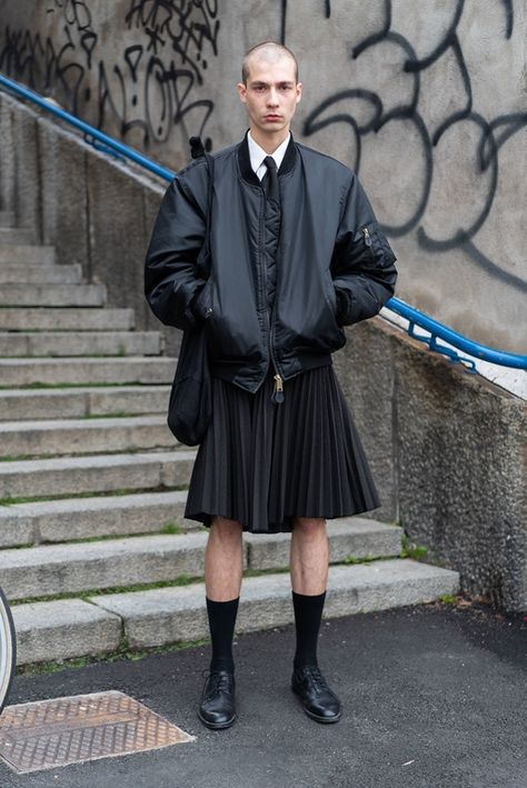 Techno Street Style, Men In Skirts Fashion Editorial, Men Skirts Outfits, Formal Enby Outfits, Skirt Masc Outfit, Nonbinary Skirt Outfits, Men In Skirts Punk, Men In Dresses Fashion, Man In Skirt Outfit