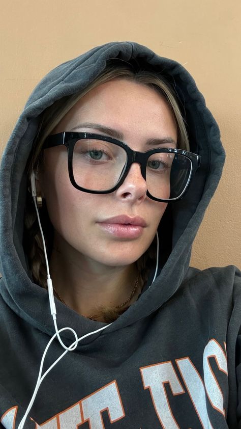 Corinna Kopf, Itunes Card, Hot Mommy, New Photo Download, Natural Makeup Looks, Photo To Video, Ig Story, Natural Makeup, Illinois