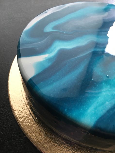 Ocean mirror glaze Ocean Mirror, Mirror Glaze, Blue Marble, Glaze, Marble, Mirror, Cake, Blue